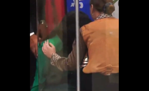 בשידור חי: ראש עיריית מונטריאול התעלפה