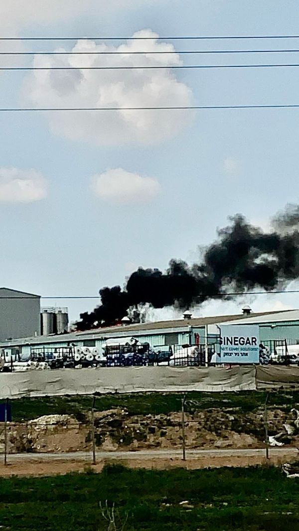 המטח לעוטף עזה: פועל נפצע מרסיס, נזק למפעל