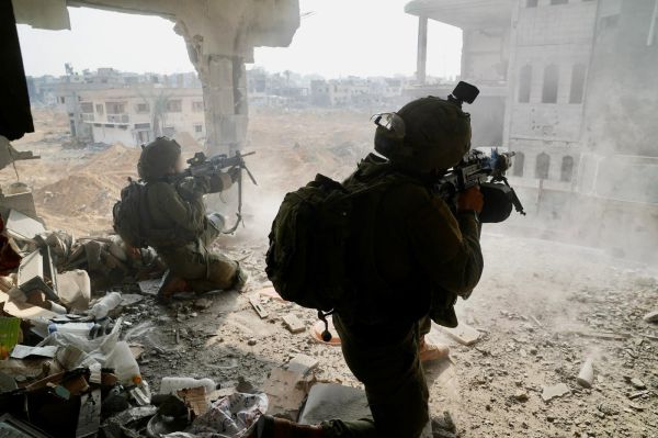 סיימו את הרענון: הצנחנים פשטו על חאן יונס | צפו