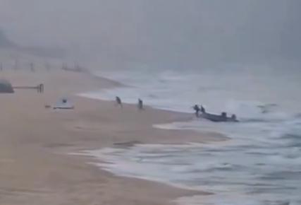 תיעוד דרמטי: רגע חדירת המחבלים מהים לחוף זיקים. צפו