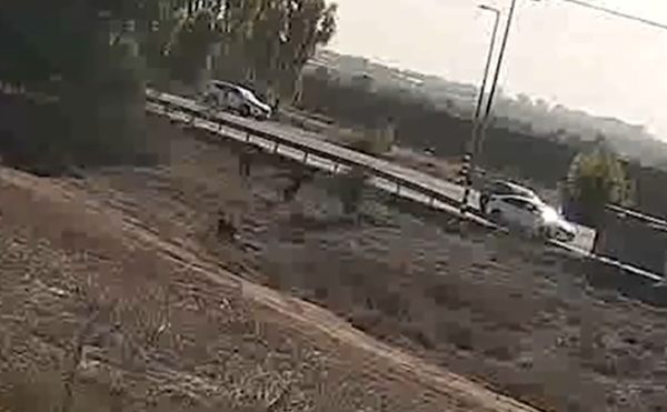 תיעוד: קרבות השוטרים מול המחבלים בקיבוץ רעים. צפו