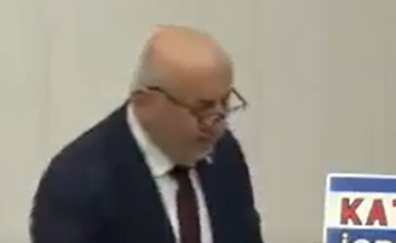 נאם נגד ישראל וחטף התקף לב בשידור. צפו