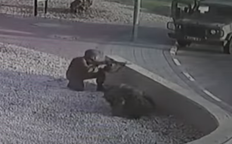 "אני עם מחסנית אחת ומולי עשרות מחבלים". צפו