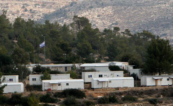 "לא ידעתי שאת גרה בשטחים, לא אקנה ממך שוב"