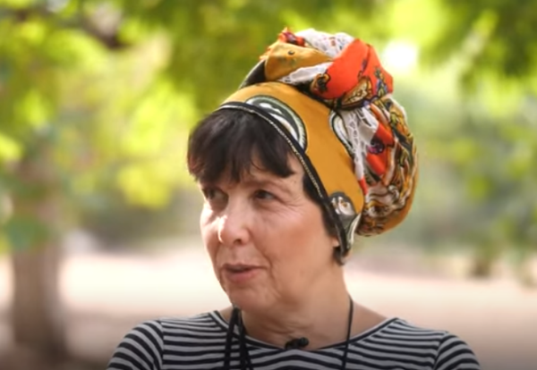 האמא הסרוגה שארבעת בניה נמצאים בחזית. צפו