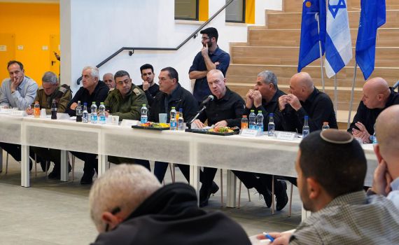 גלנט לראשי הרשויות בצפון: "אם נצטרך נפעל בכוח"