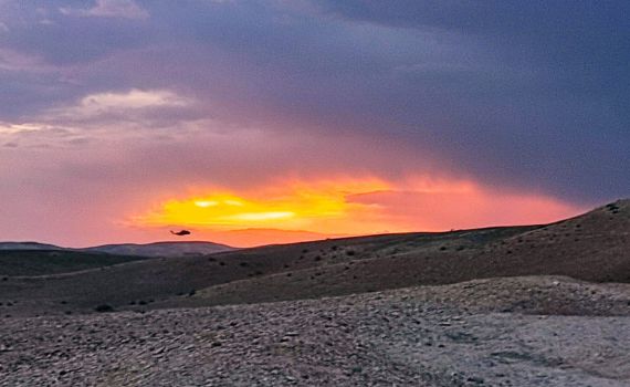 צפו בתיעוד: מטיילת חולצה מנחל דרגה בידי מתנדבות