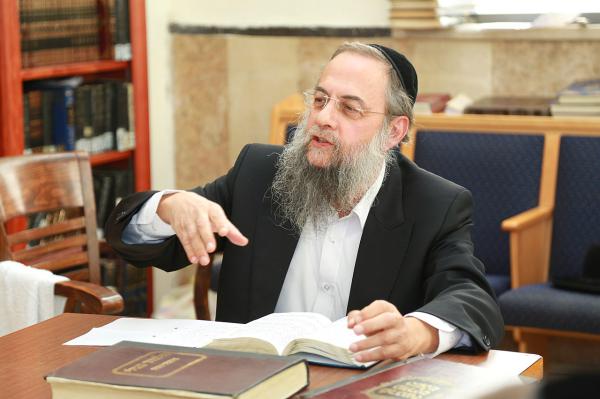 הרב החרדי מעורר סערה: התורה מגנא ומצלא? אז קחו אחריות