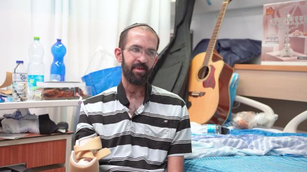 צפו: עצרת הודיה בכותל לפצוע הקשה מכרם שלום