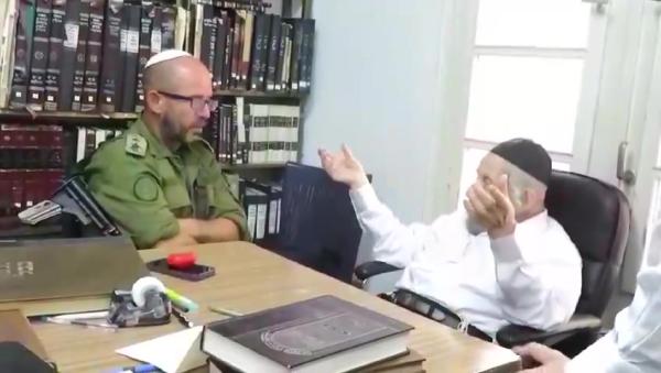 צפו: העימות הסוער בין ראש המכינה לרב החרדי