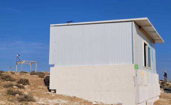 באמצע המלחמה: צה"ל הורס גבעה בהר חברון