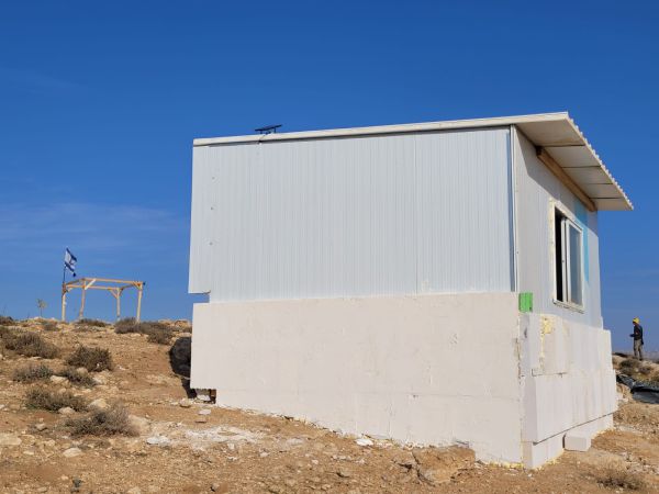 באמצע המלחמה: צה"ל הורס גבעה בהר חברון