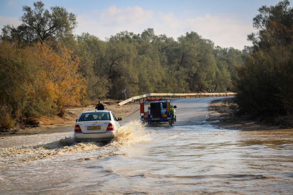 עקב מזג האוויר: קטע מכביש 90 נסגר לתנועה