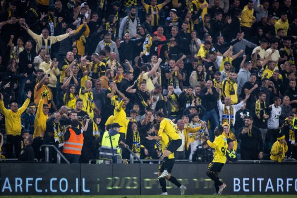 הקהל חוזר למגרשי הכדורגל – 1,000 אוהדים בכל משחק