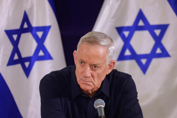 "חסר מודעות; תתבייש": גנץ הסתבך; איילת שקד גיבתה