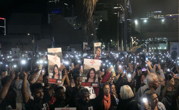 אירוע קשה: כמעט מכות בין משפחות החטופים