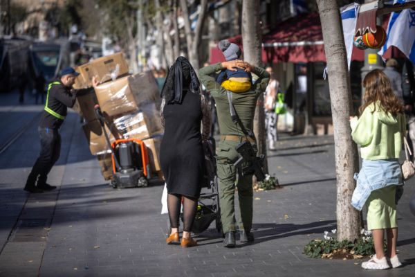 תושבי ירושלים שימו לב: ערבי עם כיפה מנסה לעקוץ אתכם