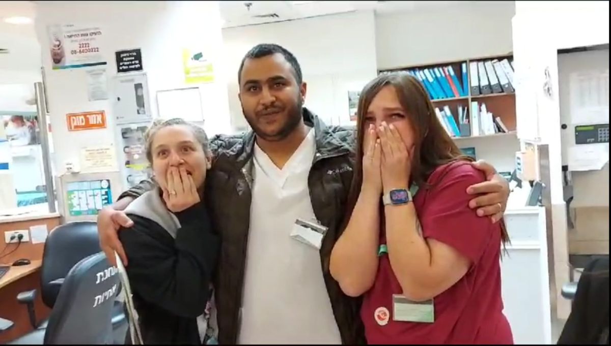 התרגשות בבית החולים: האחות שנחטפה חזרה מהשבי