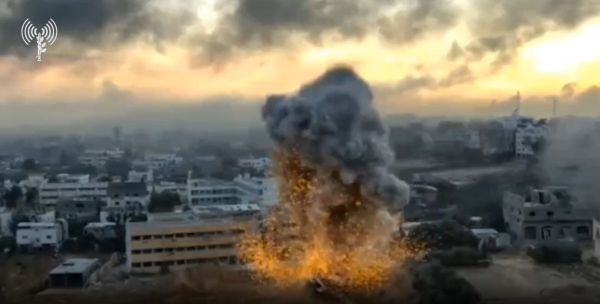 תיעוד: הלוחמים זיהו מנהרה של חמאס ופוצצו אותה