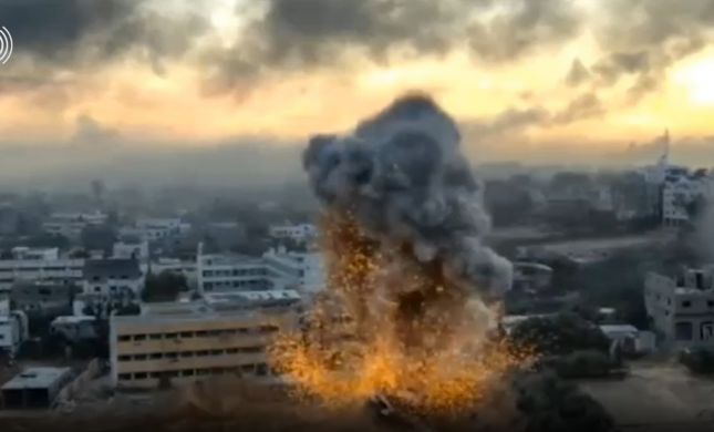  תיעוד: הלוחמים זיהו מנהרה של חמאס ופוצצו אותה