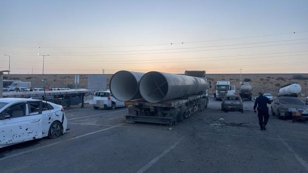 מטח כבד: פגיעה ישירה בחניון משאיות בבאר שבע