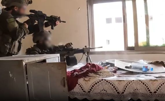 צפו: מפקדי בא"ח צנחנים נלחמים בעזה