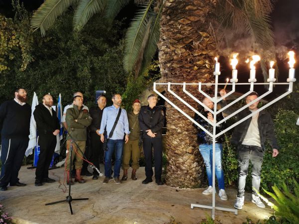 בנימין הצדיעה לנופלים: עם שמורכב ממשפחות כאלה ינצח