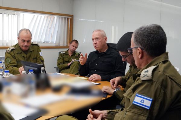 גלנט: "מה שצה"ל עושה בעזה – יקרין על מקומות אחרים"