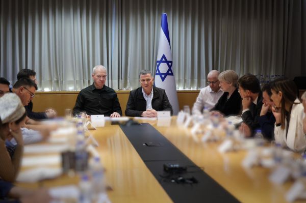 גלנט: "הותקפנו מ-7 זירות, פעלנו כבר ב-6 מהן"