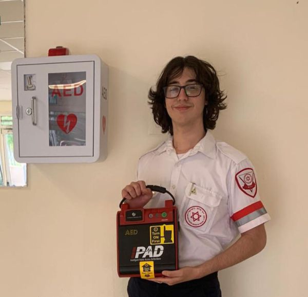 נער לקה בדום לב במהלך שיעור ספורט; חברו לכיתה הציל אותו