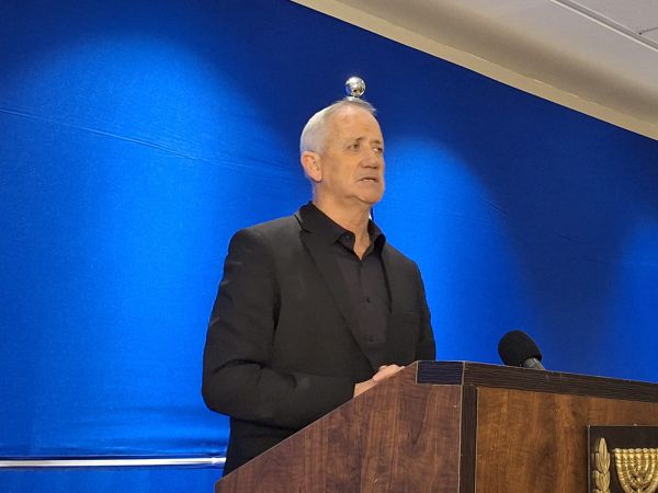 שאלנו את גנץ: "למה אין סרוגים בקבינט המלחמה?"