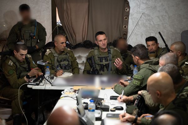 תיעוד: הרמטכ"ל קיים הערכת מצב בתוך עזה