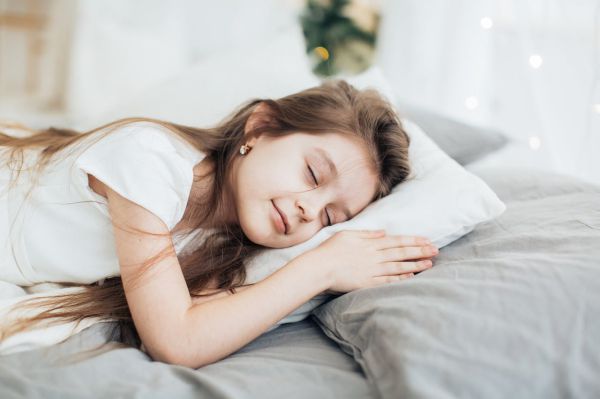 כיצד להבטיח שינה טובה ובריאה לילדכם?