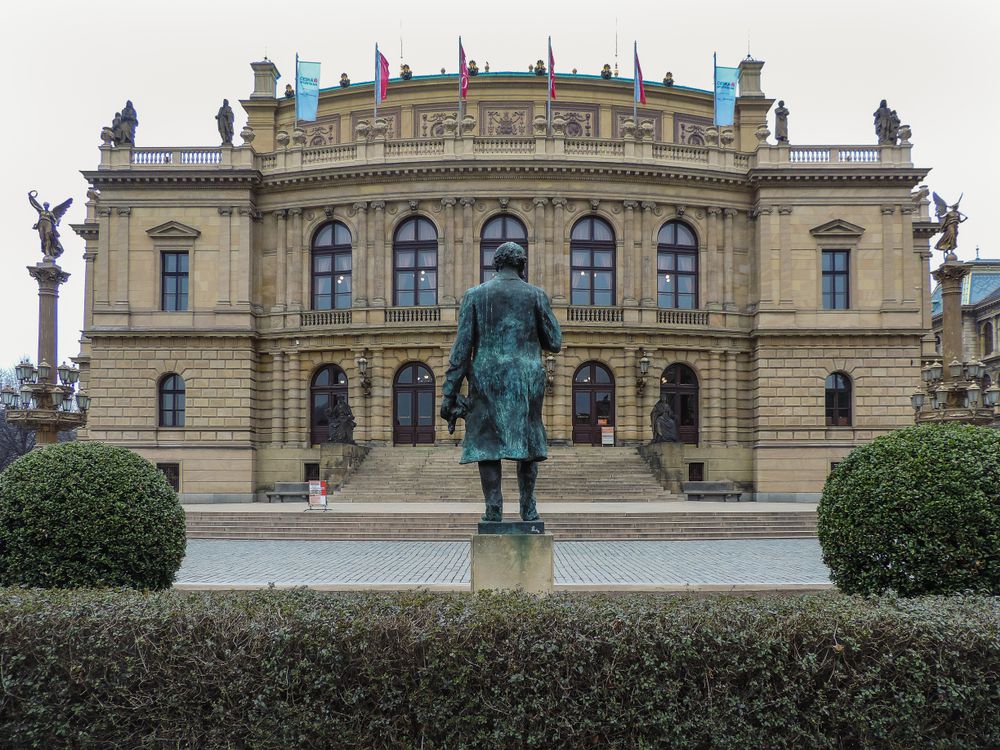 צ'כיה: 15 הרוגים ועשרות פצועים באירוע ירי בפראג