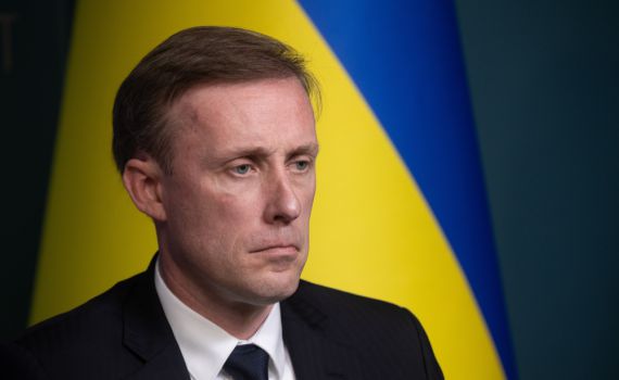 הלחץ האמריקני: היועץ לביטחון לאומי הגיע לישראל