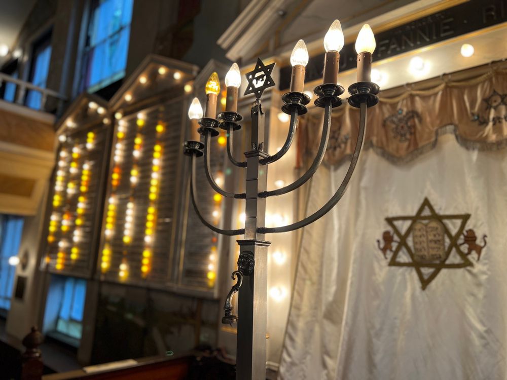 צריכים עזרה בירוקרטית בנושאי הדת בישראל? פנו אלינו >>