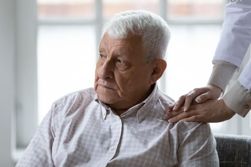 בין החיים למוות: הסבים והסבתות שנותרים מאחור