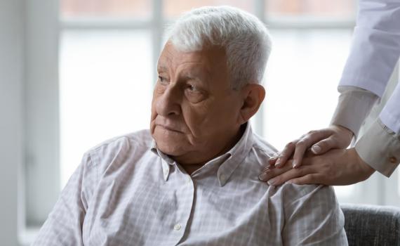 בין החיים למוות: הסבים והסבתות שנותרים מאחור