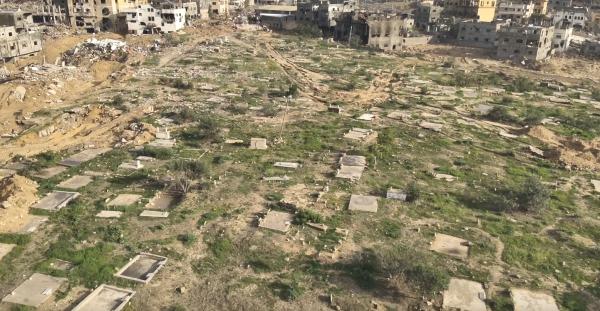 מלב בית הקברות: כך נוהלה המתקפה בשבת השחורה