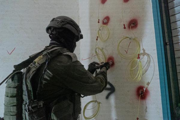 צפו: כך נהרסו בתי המחבלים מהפיגוע בכביש המנהרות