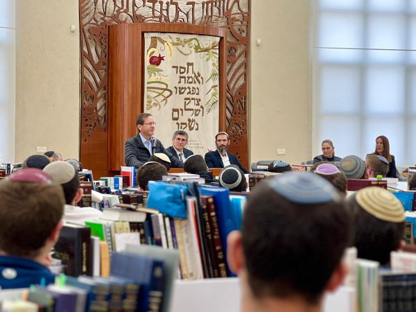 הרצוג בישיבת ירוחם: "חבריכם נפלו על קידוש ה"