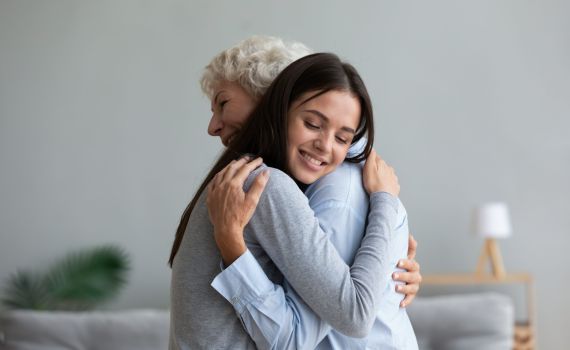 מוריד לחץ דם וגורם לרוגע: יום החיבוקים הבינלאומי