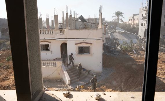 חאן יונס בוערת: אש לוחמי הקומנדו איננה פוסקת