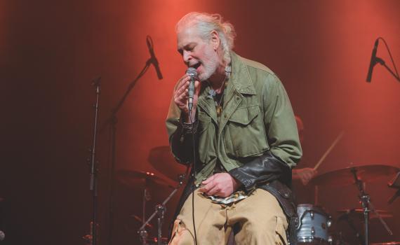 "ישראל זה הבית שלי": הזמר היהודי הופיע למען החטופים