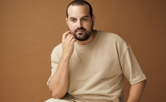 "להחזיק חזק": עקיבא בשיר מלחמה חדש