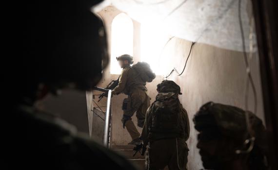 תיעוד דרמטי: כך חולצו שני החטופים מרפיח. צפו