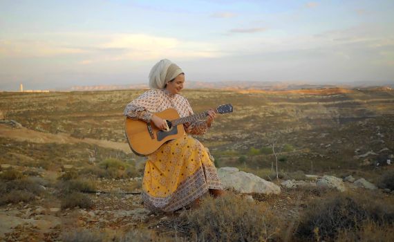 מהשמאל לימין: השינוי שעברה הדס דגול שמרלינג