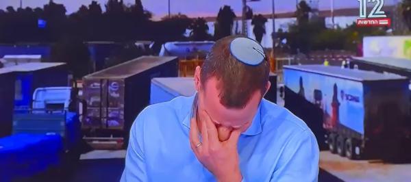 אחרי נפילת חברו: עמית סגל פרץ בבכי בשידור | צפו