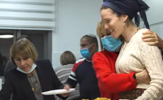 משפחתו של נערן אשחר פגשה את המושתלים שקיבלו את איבריו