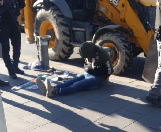 ירושלים: נהג טרקטור ערבי נעצר כשברשותו סכינים